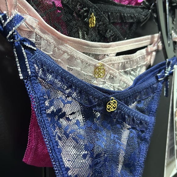 Daisy Fuentes 5 Pack Pretty Lace &  Mesh Thong/Panties, Sexy Stretch Comfort - Picture 2 of 10